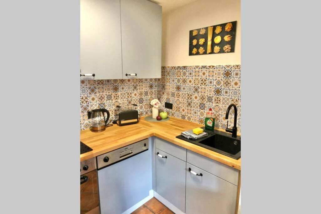 Apartment Zum Goldenen Lowen Inkl. Parkplatz & Wlan Erfurt Bagian luar foto