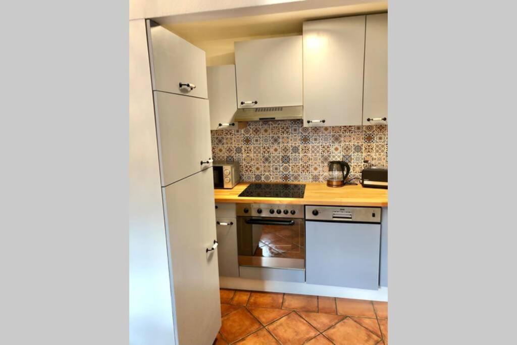 Apartment Zum Goldenen Lowen Inkl. Parkplatz & Wlan Erfurt Bagian luar foto